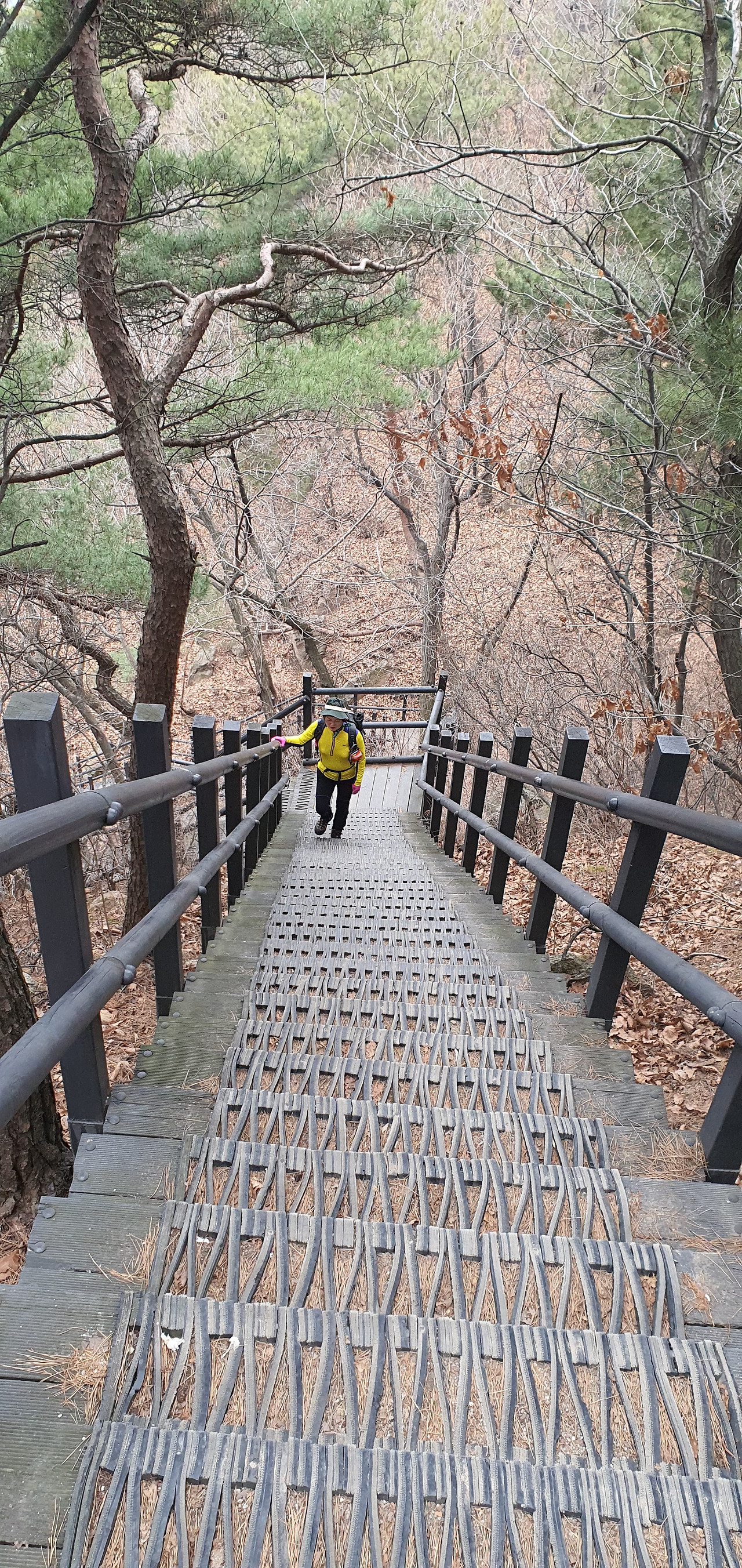짧지만 멋진 암릉에 조망 좋은 산