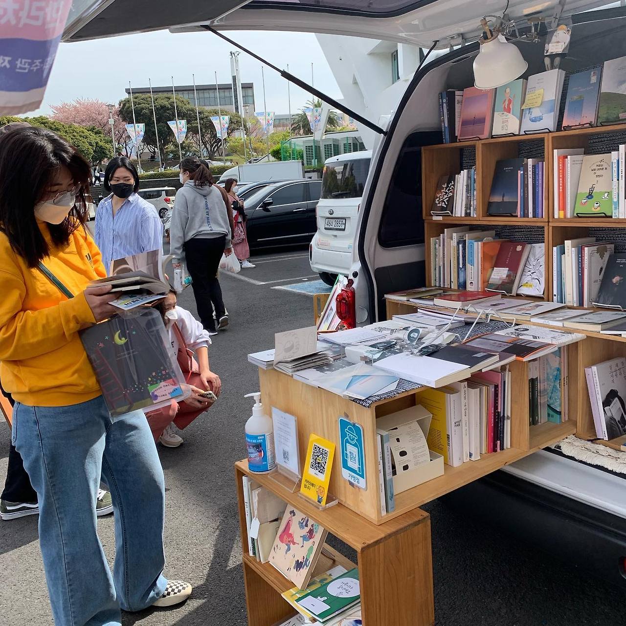 jejubookfair_2022_278054990_697355578353527_4346242947715931951_n (1).jpg