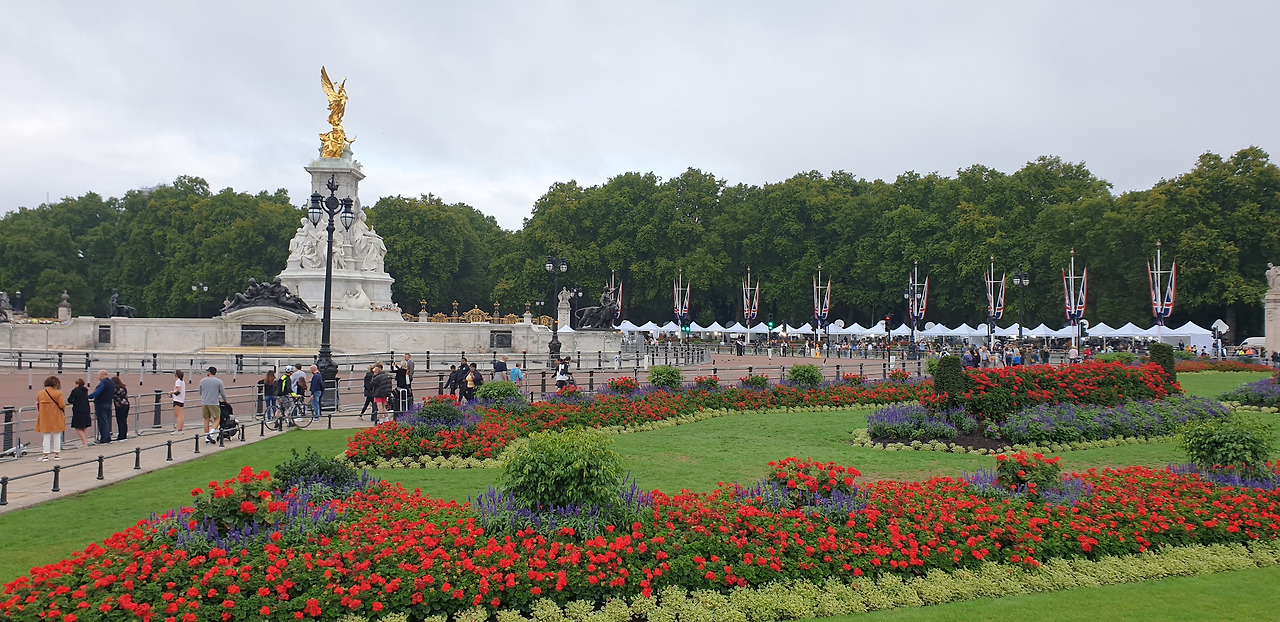 런던엘리자베스 2.jpg