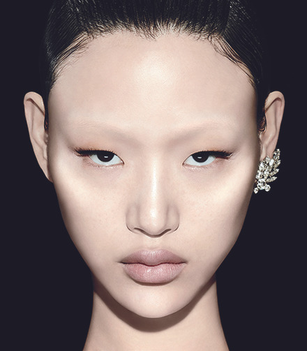 첫한국인 모델로 최소라 발탁.jpg