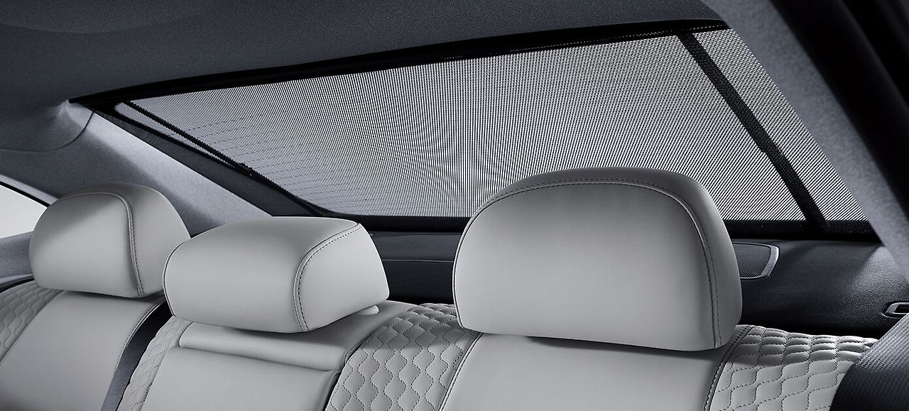 sonata_the_edge_features_inspiration_rear_electric_curtain.jpg