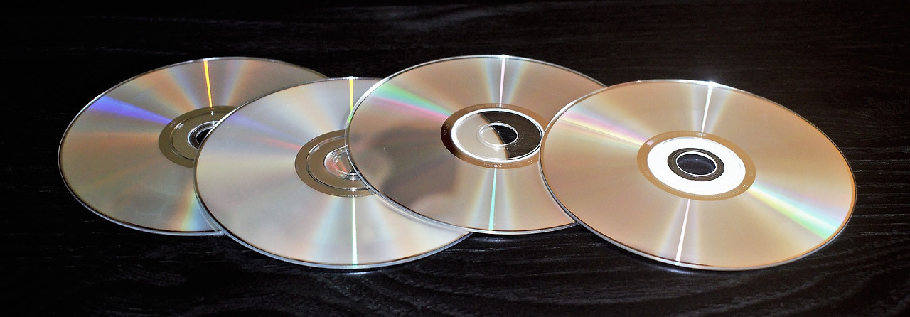 discs-g0352ac991_1920.jpg