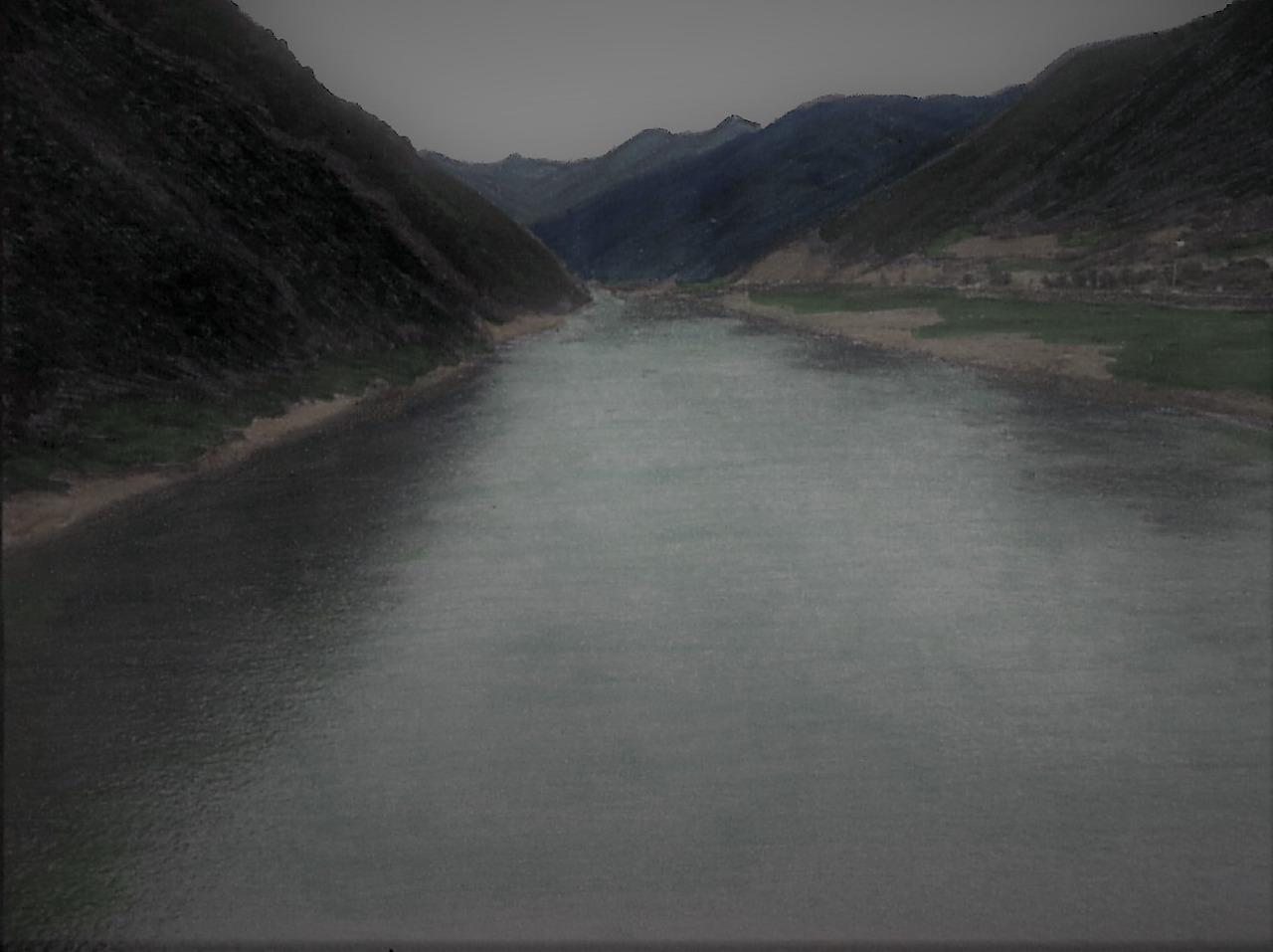 53. 고씨굴교 앞에서 남한강과 태화산 일대를 둘러본다.jpg