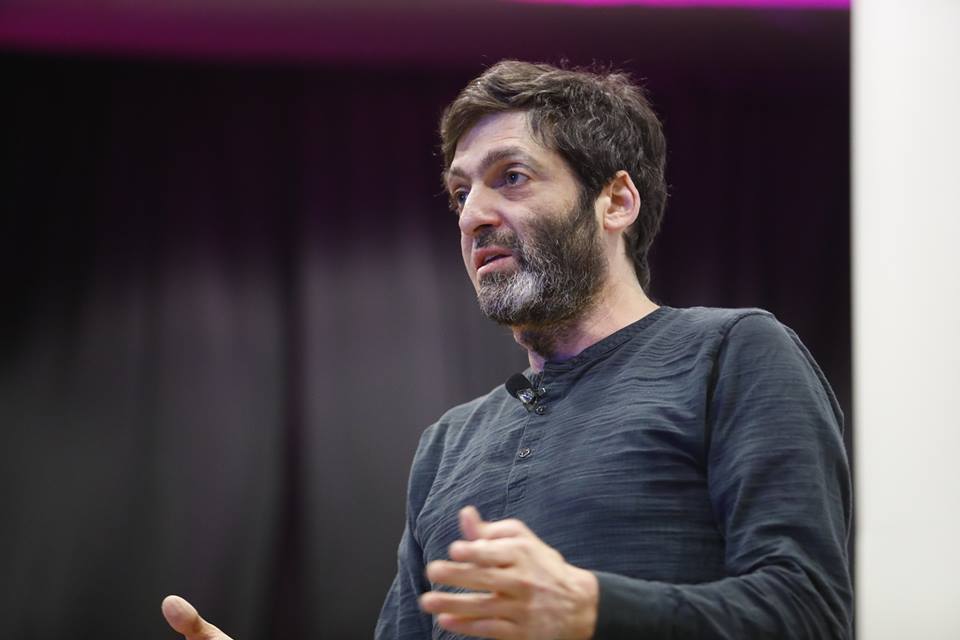 Dan_Ariely_January_2019.jpg