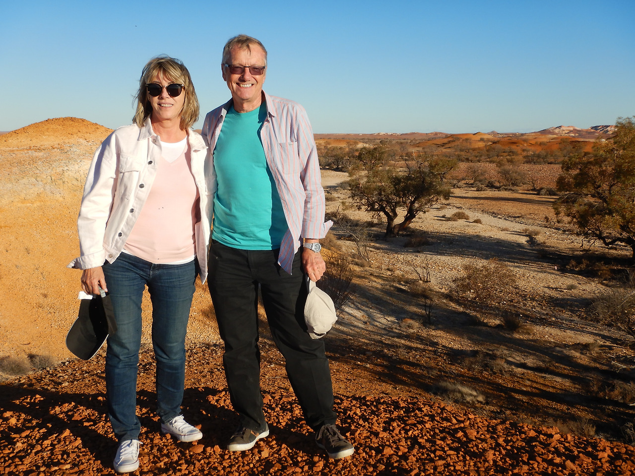 DSCN0590 - 2019 - Maureen _ Tony at Anna Creek Painted Hills, Australia.jpg