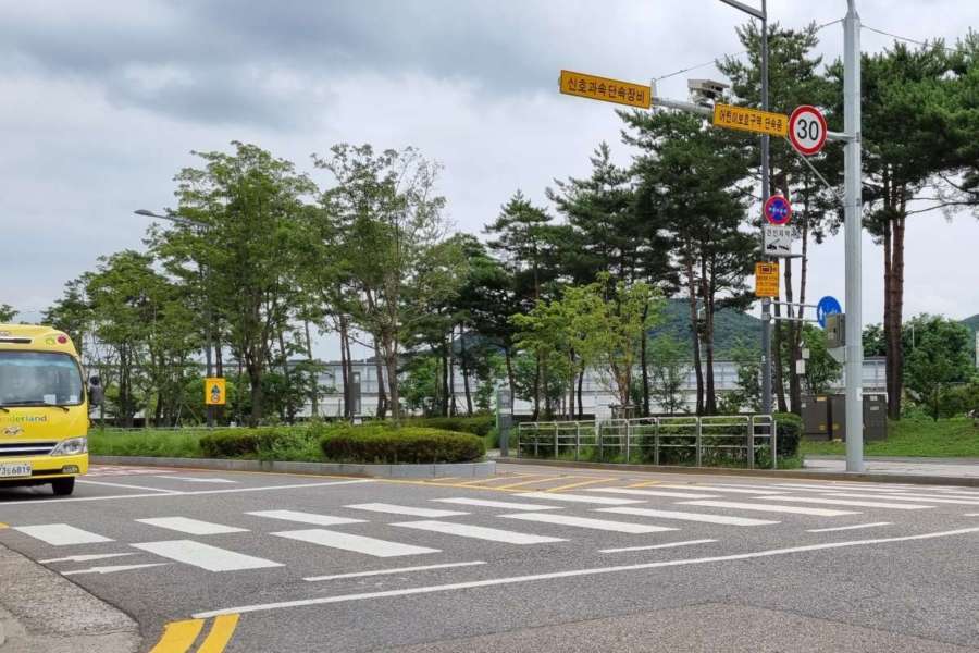 교차로-교차로 우회전-범칙금-벌점-과태료-신호등-적색볼-녹색불 7 (2).jpg