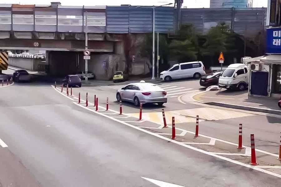 도로-방지턱-과속방지턱-방지턱 사고-안전운전-공공시설물-피해보상-운전-2.jpg