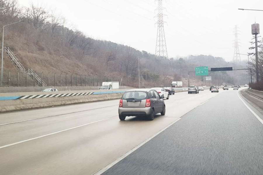 고속도로-정체-지정차로제-버스전용차로-차 막힘-운전-자동차-4.jpg
