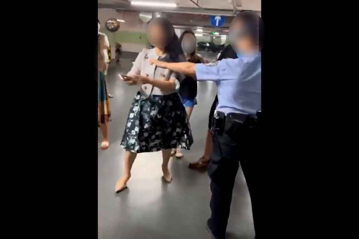 벤틀리 주차시비 3.jpg