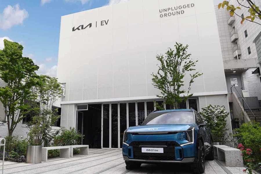 기아차-SUV-전기 SUV-EV9-기아 EV9-기아 EV9 출시-기아 EV9 가격-기아 EV9 보조금-신차 소식-기아 EV9 고객 인도-기아 EV9 어스-기아 EV9 GT라인-4.jpg