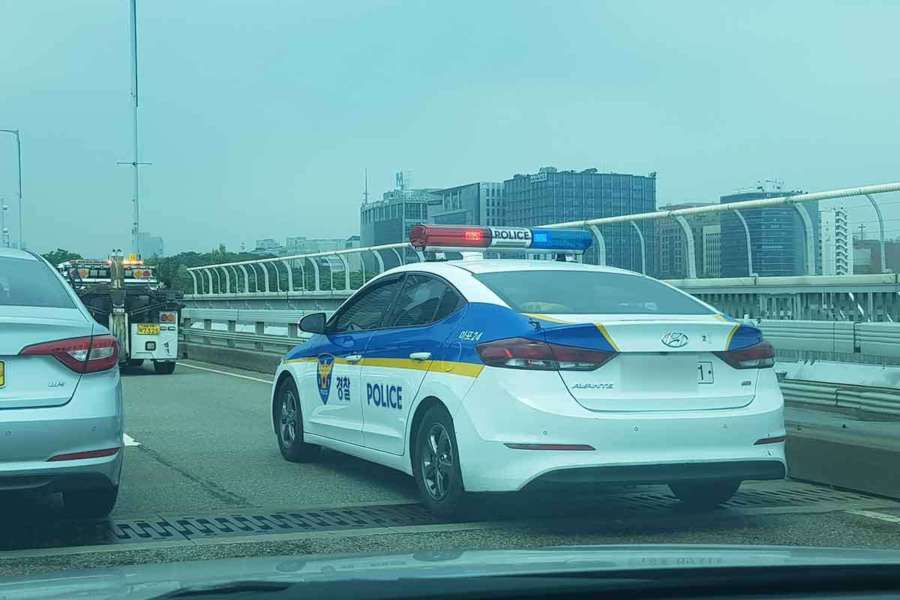 범칙금-벌점-경찰-고속도로-트래픽 브레이크-정체-감속-도심-1.jpg