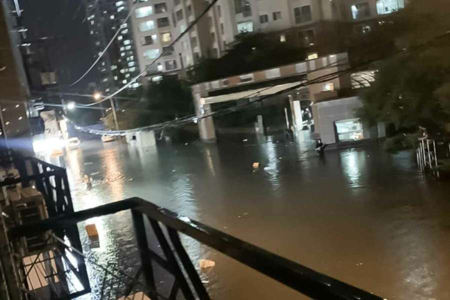 집중호우-자동차 침수 1.jpg