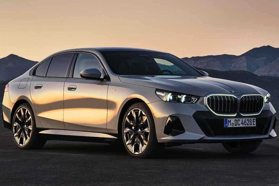 BMW-신차 소식-신형 5시리즈-5시리즈 풀체인지-5시리즈-BMW 5시리즈-신형 5시리즈 디자인-신형 5시리즈 성능-신형 5시리즈 공개-2.jpg