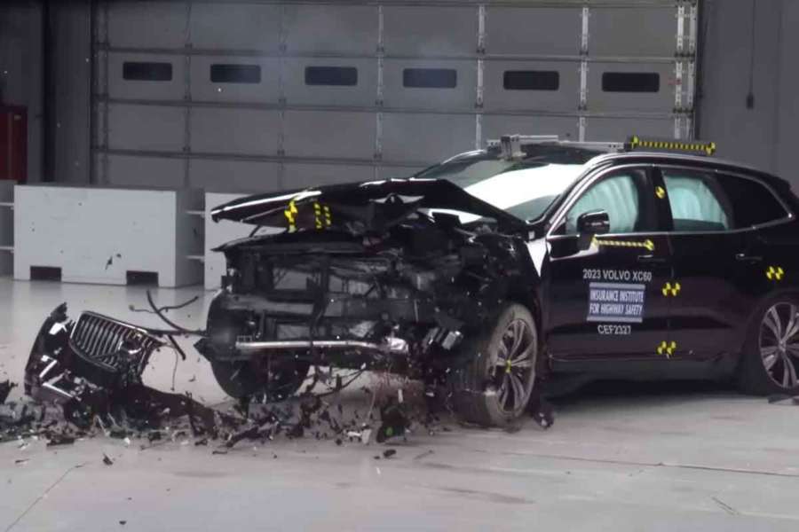 볼보-XC60-IIHS-충돌테스트-6.jpg