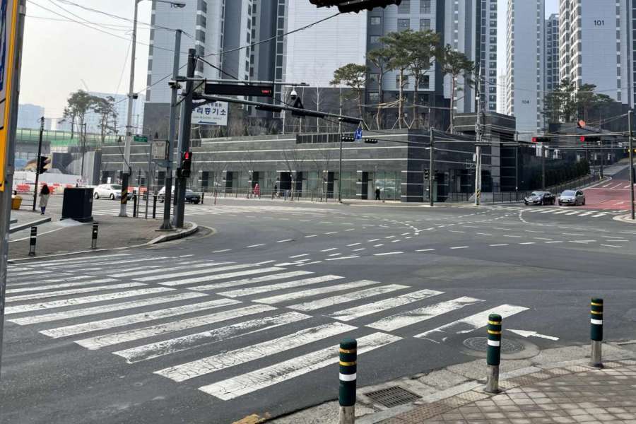 교차로-교차로 우회전-범칙금-벌점-과태료-신호등-적색볼-녹색불 2 (2).jpg