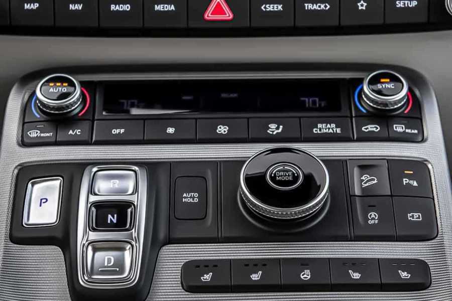 자동차-자동차 기능-자동차 버튼-공조 기능-에어컨-장마-습기-공기청정기능-에어컨 온도-제습-4.jpg