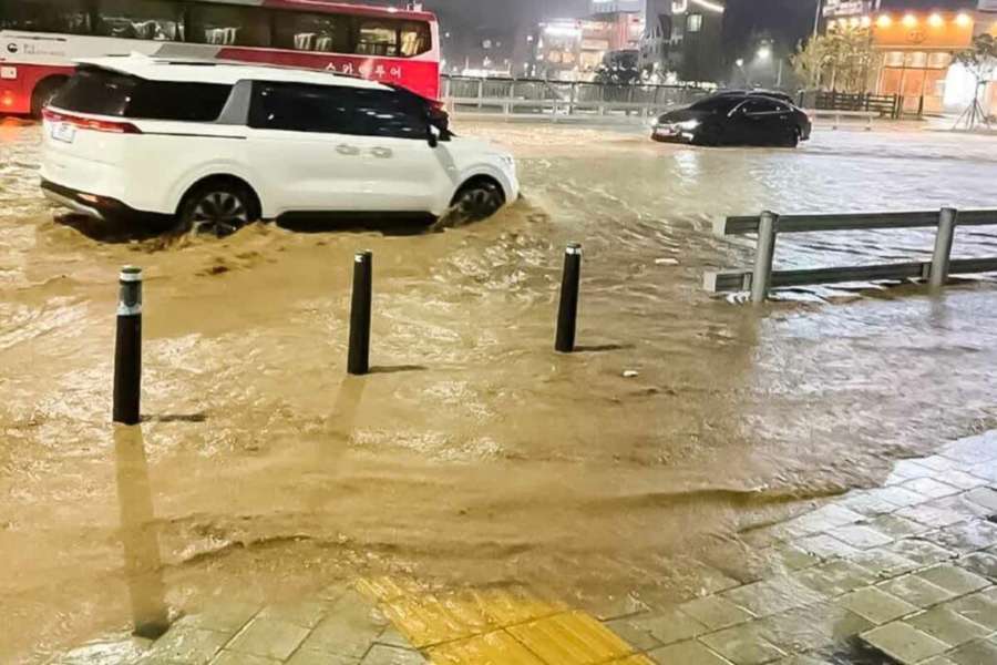 집중호우-자동차 침수 3.jpg