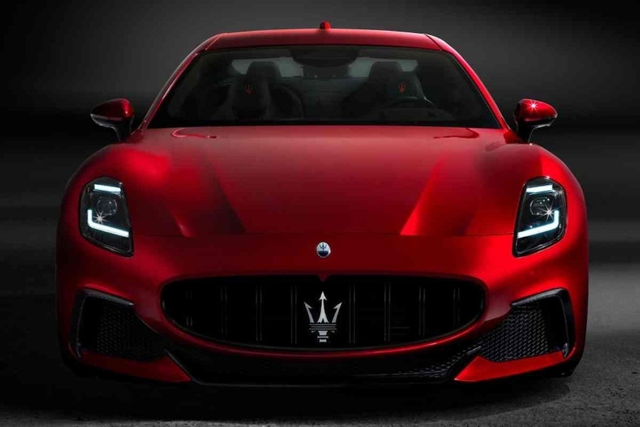 마세라티-그란투리스모-2세대-전면.jpg