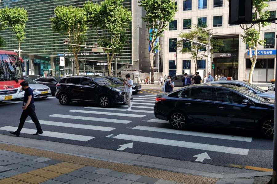 교차로-교차로 우회전-범칙금-벌점-과태료-신호등-적색볼-녹색불 3 (2).jpg