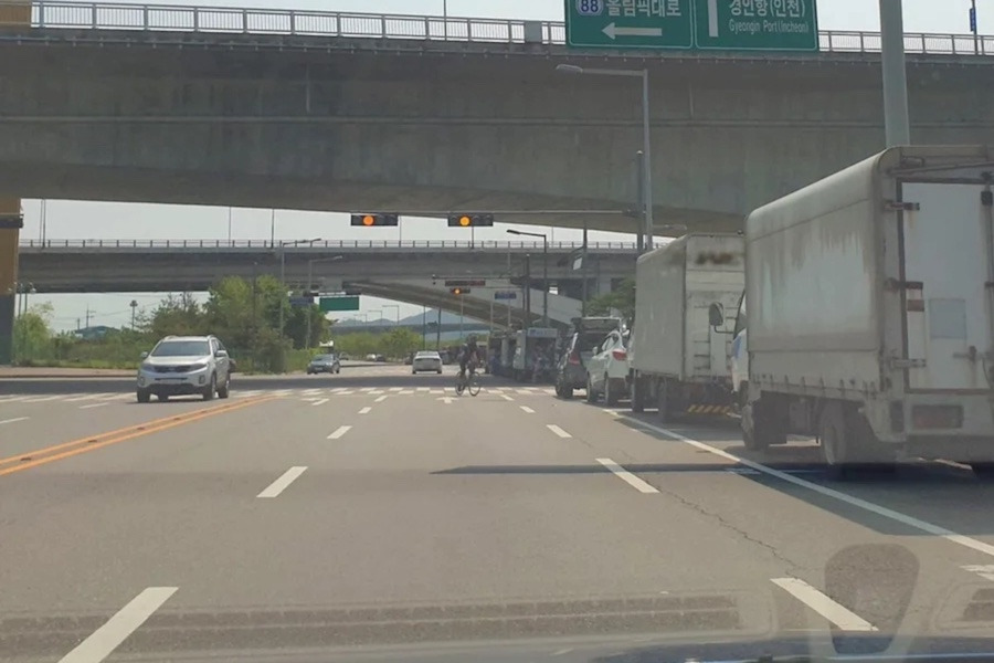 자전거-자라니-운전자-3 복사본.jpg