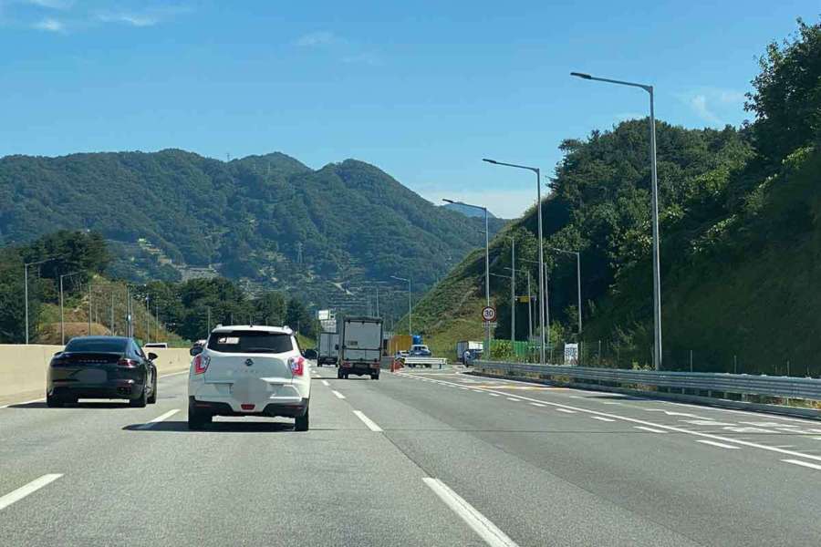 범칙금-벌점-경찰-고속도로-트래픽 브레이크-정체-감속-도심-5.jpg