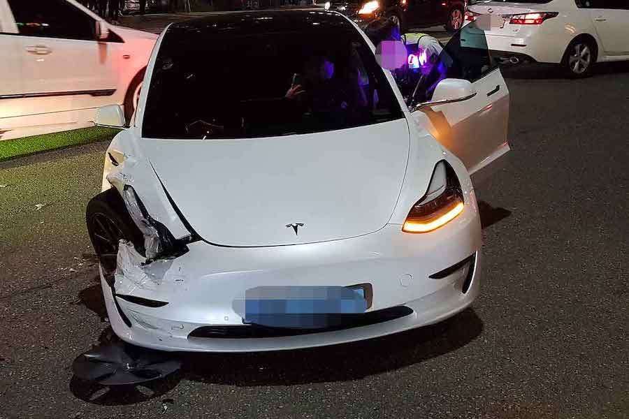 운전자-교통사고-테슬라-자동차-사고-오토파일-5.jpg