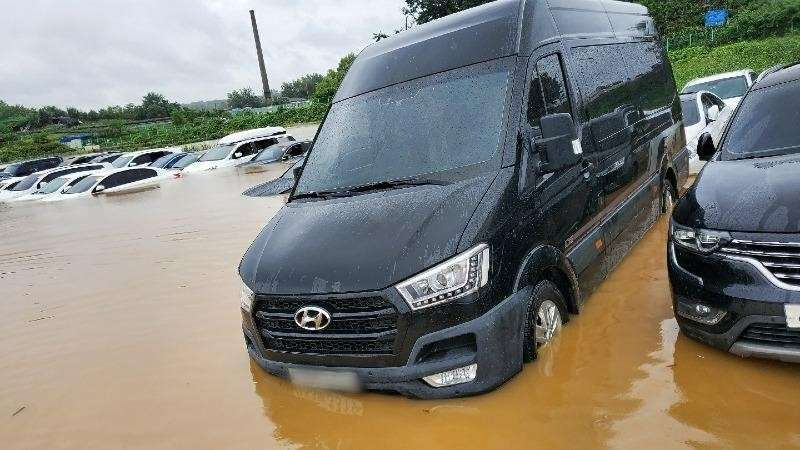 폭우-침수-침수차-폭우 피해-침수 피해-전손처리-보험처리-손해보험-자차보험-보상-피해보상-자동차보험 1.jpg