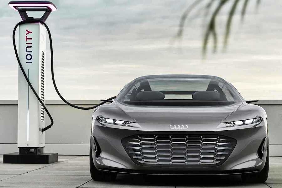 아우디-A8-아우디 A8-전기차-아우디 콘셉트카-그랜드스피어-A8 전기차-A8 이트론-A8 e tron-신차 소식-수입차-12.jpg