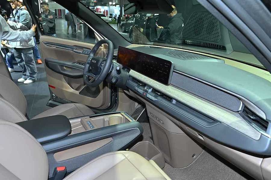 기아차-기아자동차-SUV-전기차-전기 SUV-신차소식-국산차-EV9-EV9 공개-EV9 디자인-기아 EV9-서울모빌리티쇼-2023 서울모빌리티쇼-8.jpg