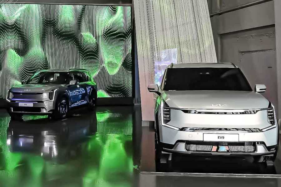 기아차-SUV-전기 SUV-EV9-기아 EV9-기아 EV9 출시-기아 EV9 가격-기아 EV9 보조금-신차 소식-기아 EV9 고객 인도-기아 EV9 어스-기아 EV9 GT라인-2.jpg