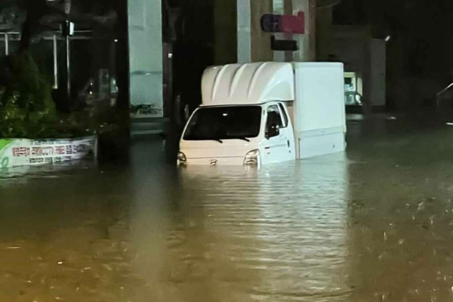 집중호우-자동차 침수 2.jpg