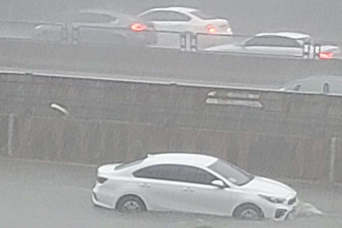 폭우-침수-침수차-폭우 피해-침수 피해-전손처리-보험처리-손해보험-자차보험-보상-피해보상-자동차보험 2.jpg