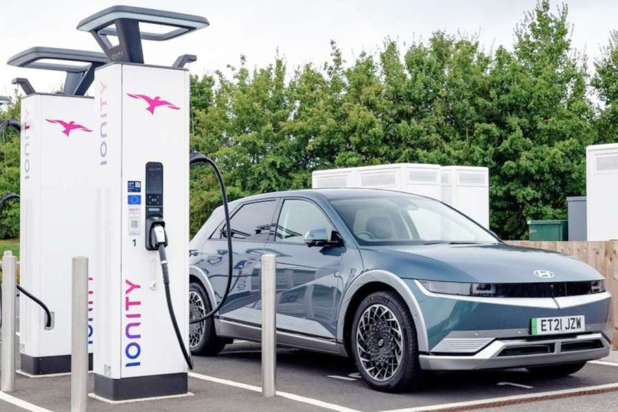 아이오닉 5-현대차-전기차-툰드라-루시드에어-f150 라이트닝-gmc 허머-EQS-닛산 로그-그랜드 체로키 4xe-왜고니아-4.jpg