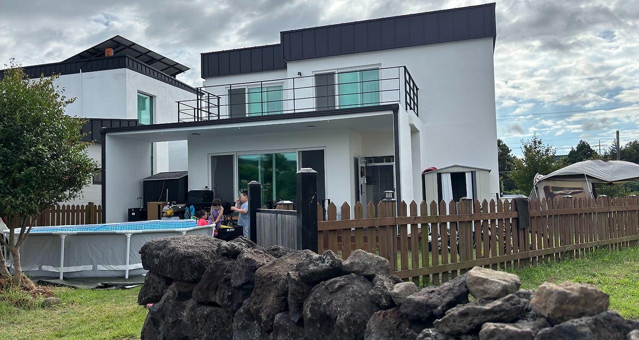 타운하우스 물놀이장.jpg