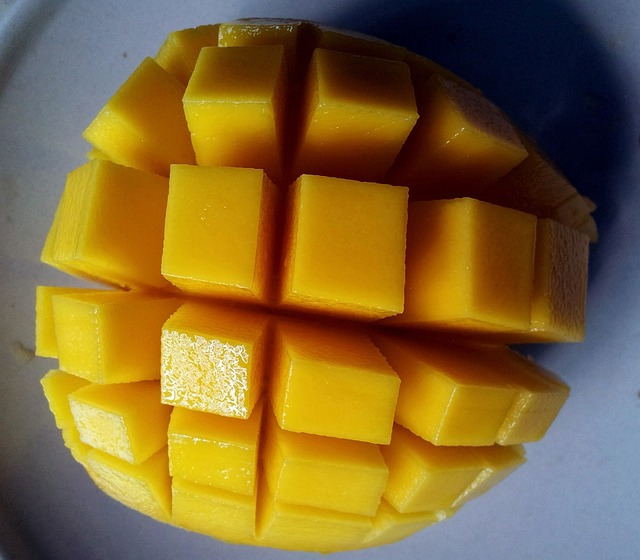 mango-cut-open-ga69b7f582_640.jpg