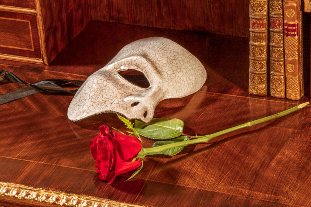 opera-garnier-airbnb-mask-and-rose-credit-thibaut-chapotot-1024x683.jpg
