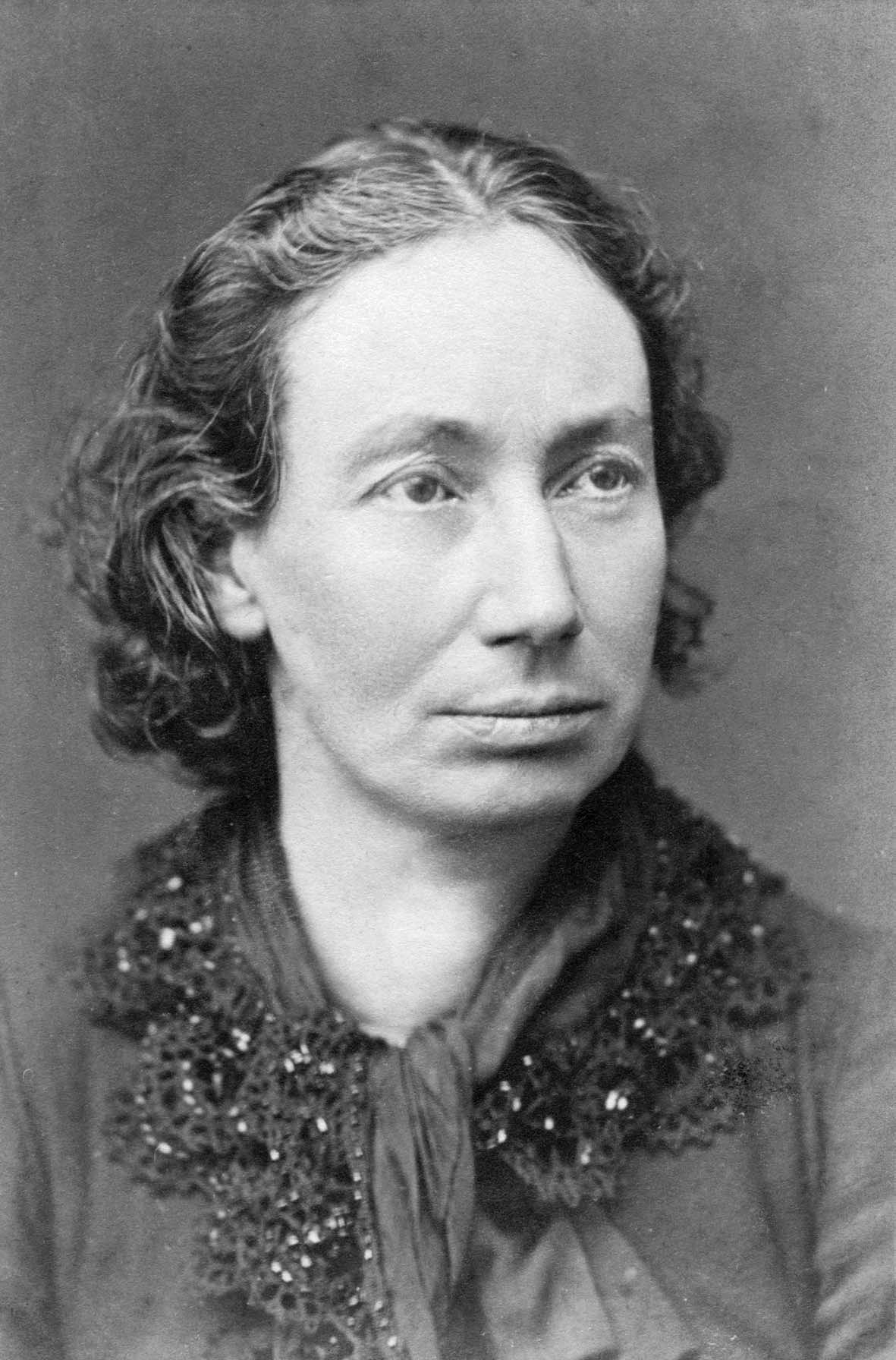 Louise_Michel,_grayscale.jpg