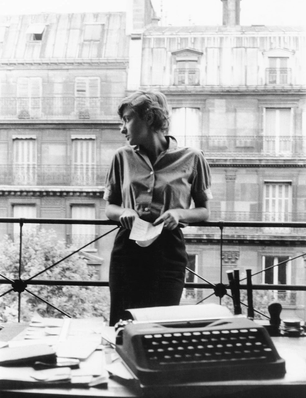 A-quoi-va-ressembler-la-nouvelle-adaptation-du-roman-Bonjour-tristesse-de-Francoise-Sagan.jpg