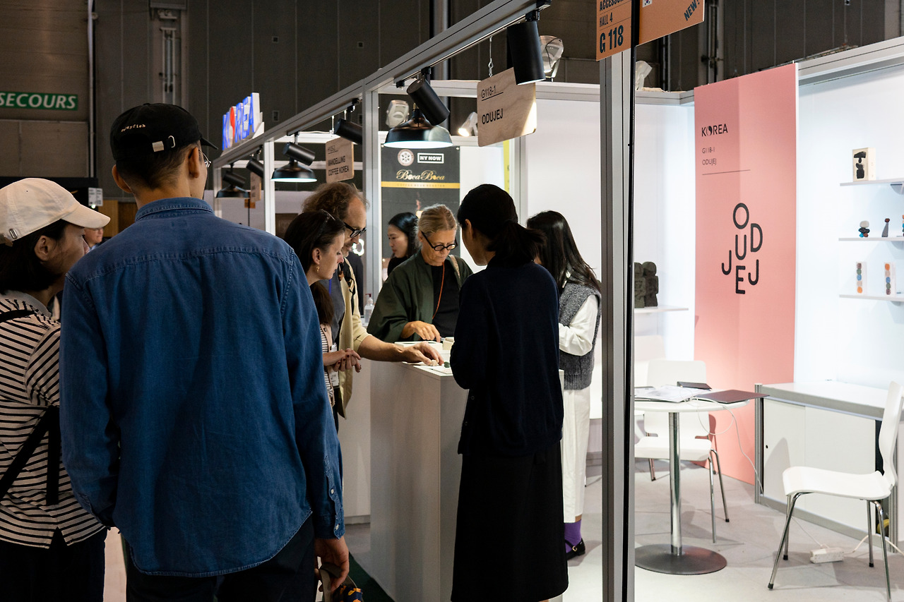오두제_메종오브제 부스사진.jpg