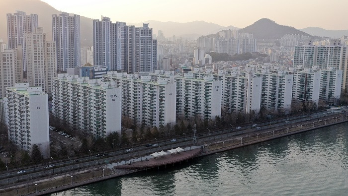 부동산 민심은 움직인다.jpg