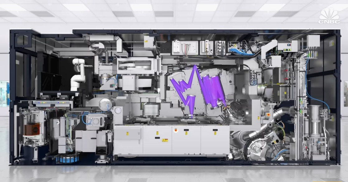 ASML EUV.jpg