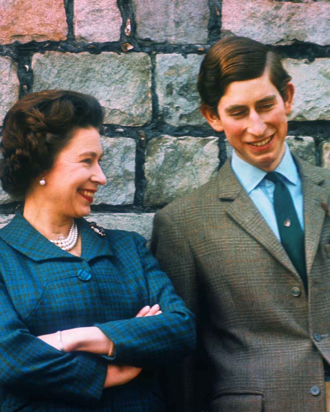 UK Queen Elizabeth 2 and Prince Charles.jpg