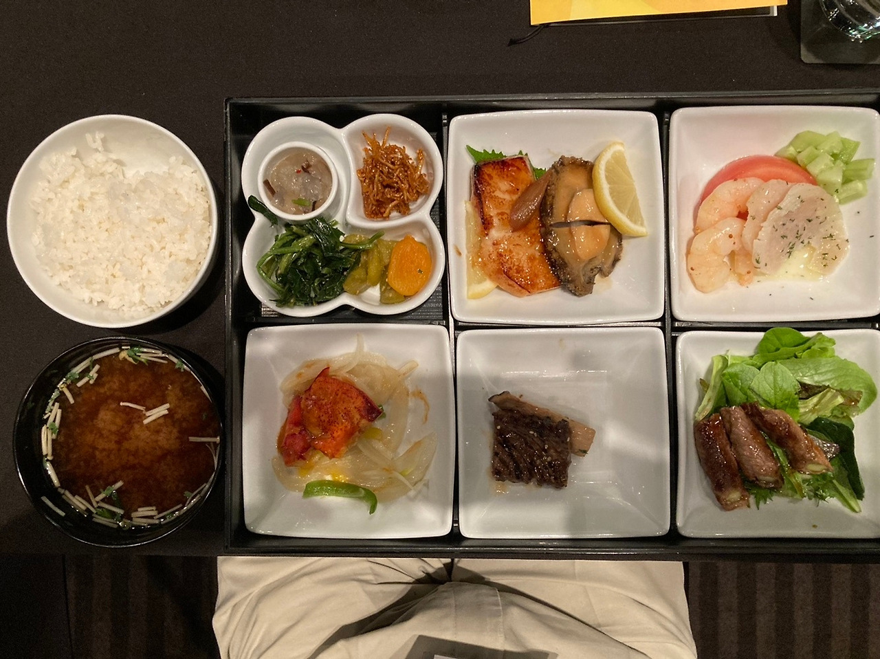 신라호텔 도시락 2024-03 2.jpg