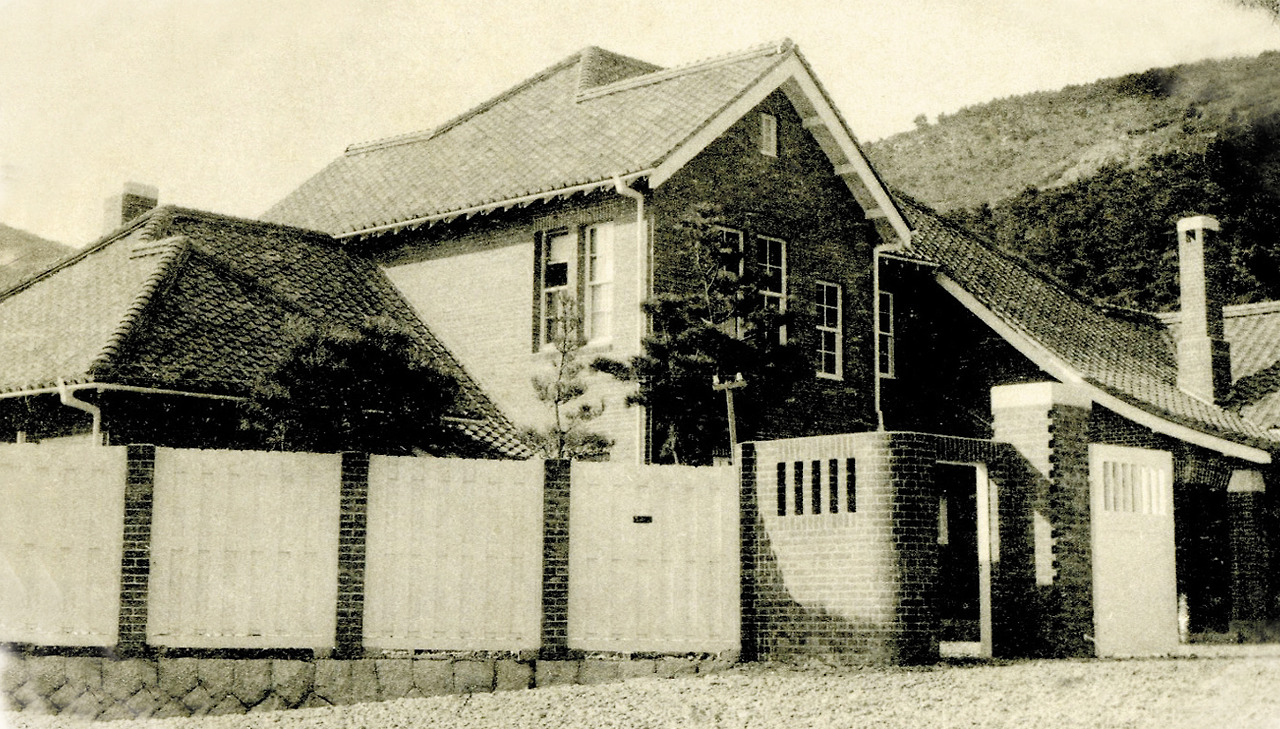 경무대_1-1. 도지사 관사-1934년(부산출판협회, 신부산대관,1934).jpg