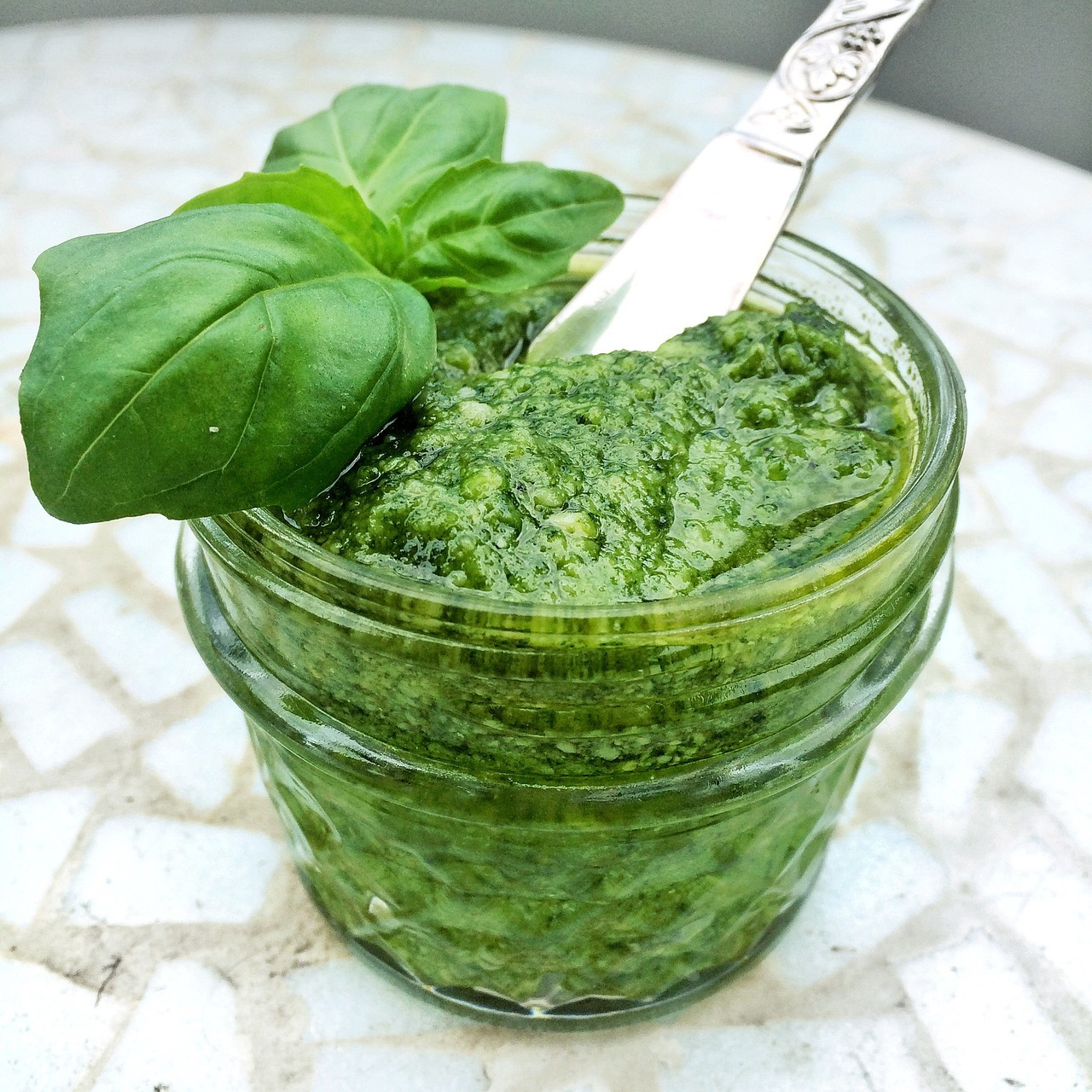 pesto-1556974_1280.jpg