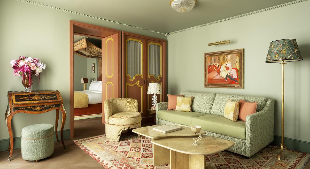 chambres-suites-le-grand-mazarin-paris-163383-1980-1080-crop.jpg