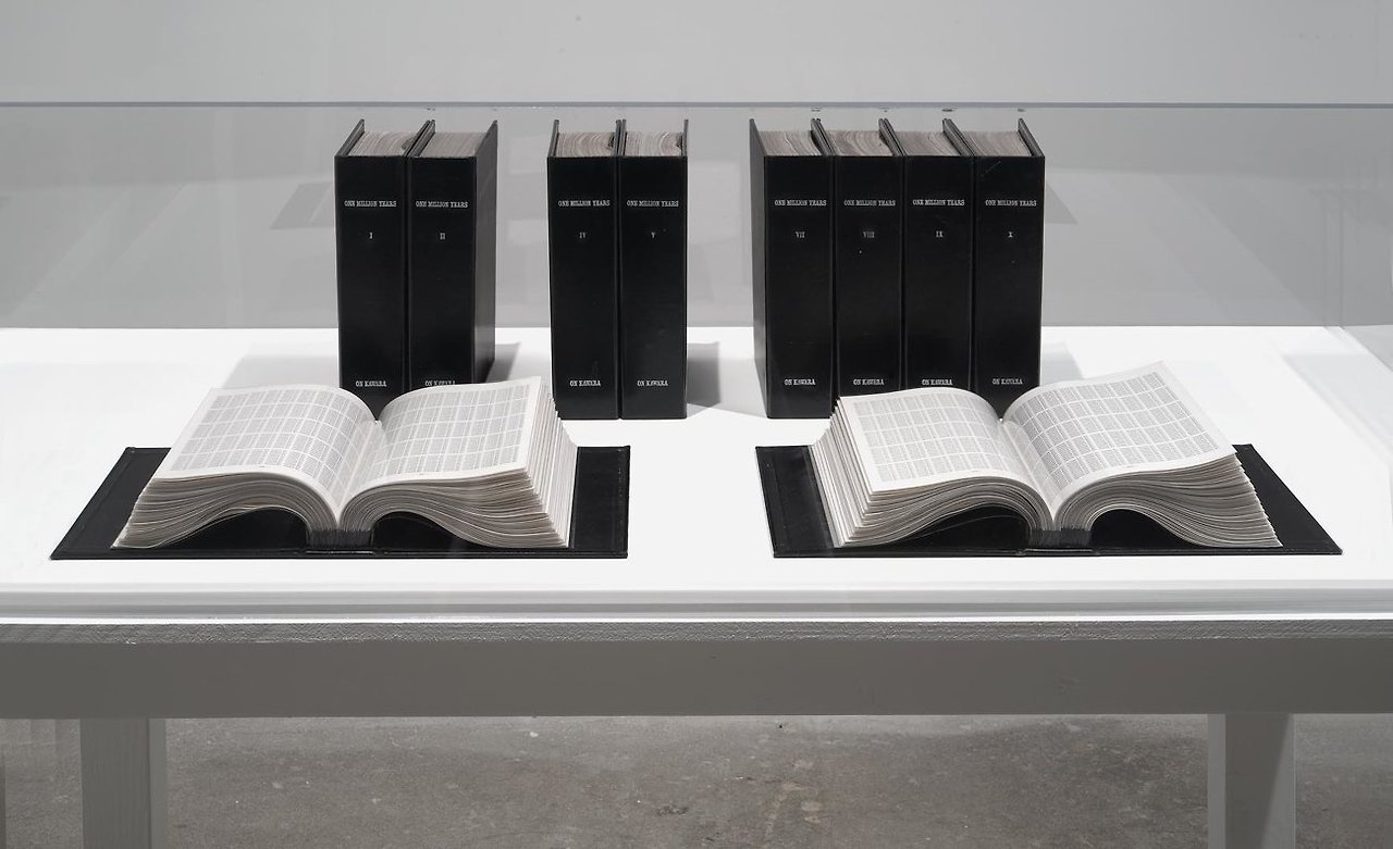 ok2009-on-kawara-install-books-2.jpg