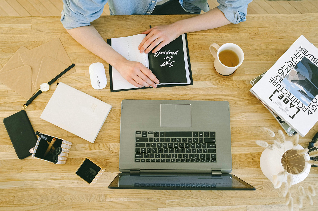 study-desk-computer-coffee-books.jpg.jpg