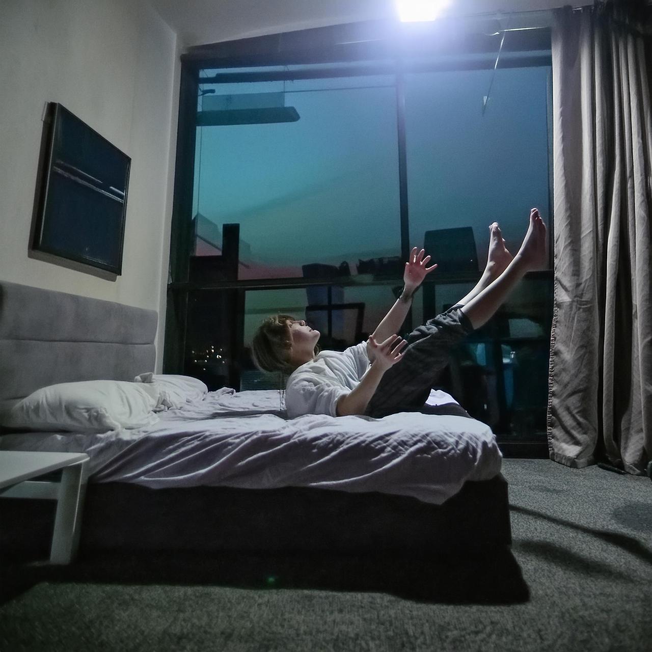 Firefly 어두운 방, 밤, 침대, 유체이탈 5423.jpg