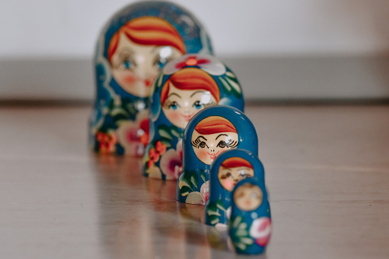 matryoshka-doll-6039266_1920.jpg